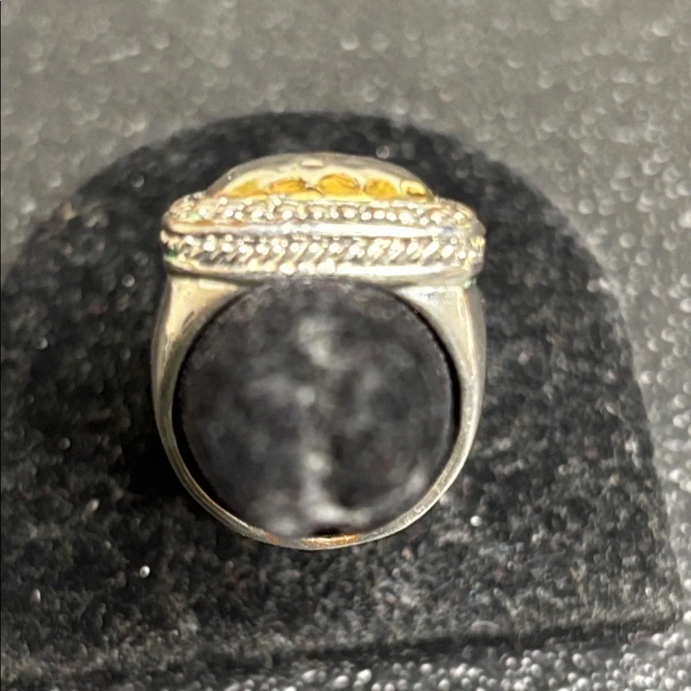 Elegant Silver-Toned Hammered Ring Size 6